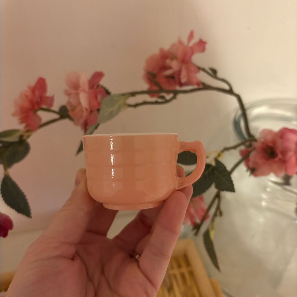 Hazel Atlas Elegant Pink Tea Set - Picture 4 of 6